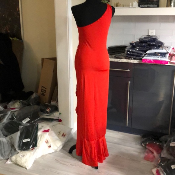 Red One Shoulder ruffle high slit maxi - Picture 4 of 8